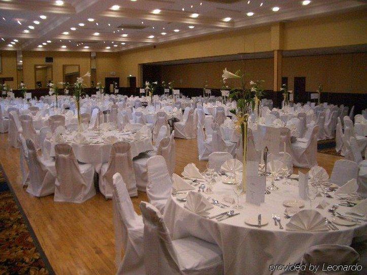 Treacys West County Conference And Leisure Centre Hotel Ennis Restoran gambar